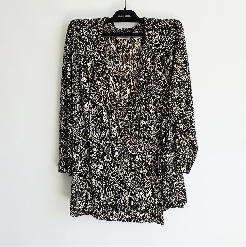 Chico's Travelers Black/Cream Faux Wrap V-Neck Patterned Blouse Women's Size 3